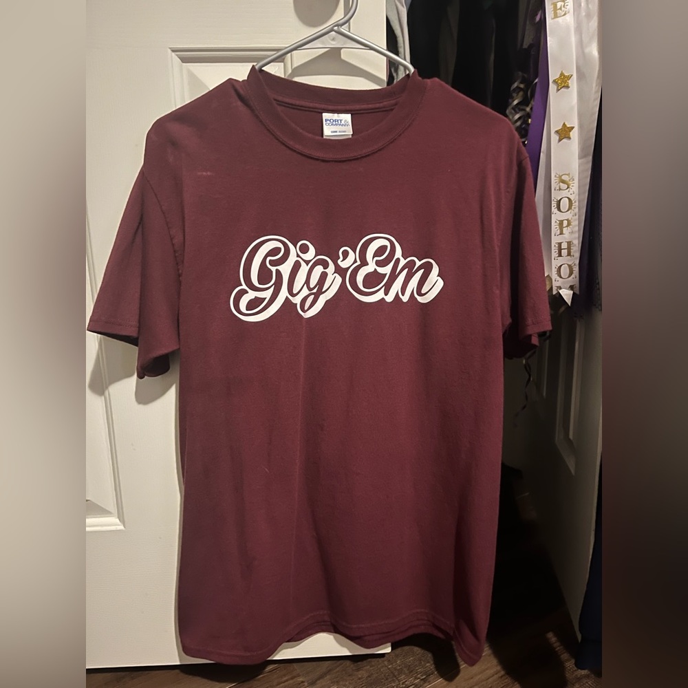 maroon aggie short sleeve shirt